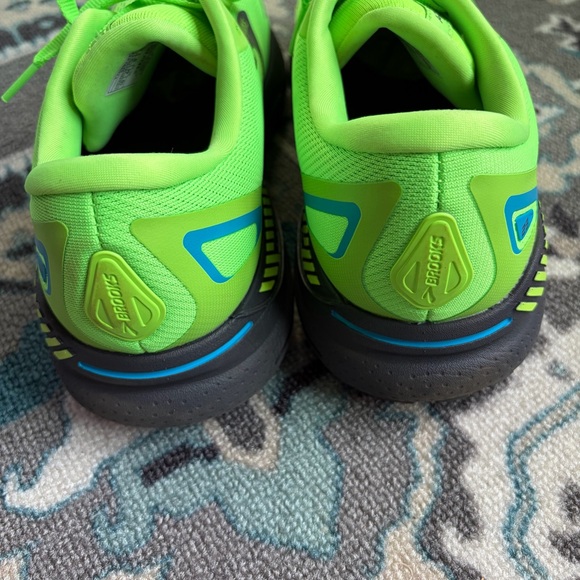 Brooks Adrenaline GTS 23 Running Shoe Men Sz 10 Wide (2E) Green Gecko EUC - Picture 6 of 9